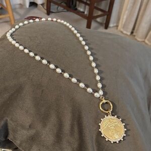 Elegant Gold and White Pearl Necklace